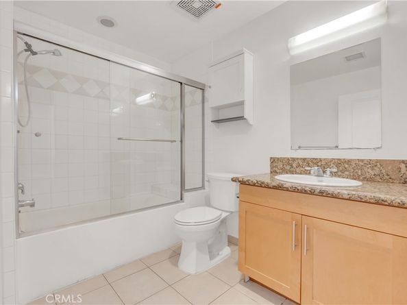4821 Bakman 201, North Hollywood CA 91601