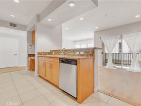 4821 Bakman 201, North Hollywood CA 91601