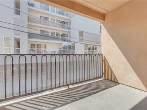 4821 Bakman 201, North Hollywood CA 91601