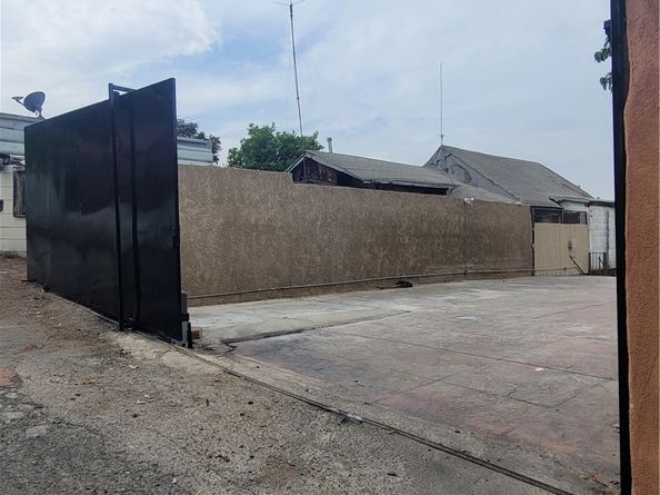 932 S Mott Street, Los Angeles CA 90023