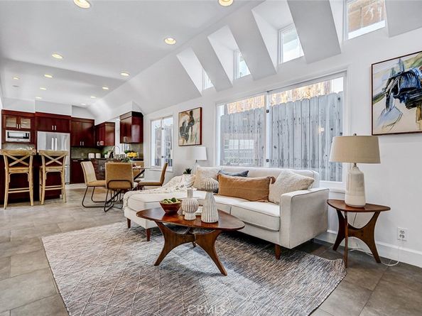 2208 Grandview Avenue, Manhattan Beach CA 90266