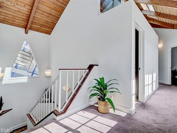 2208 Grandview Avenue, Manhattan Beach CA 90266