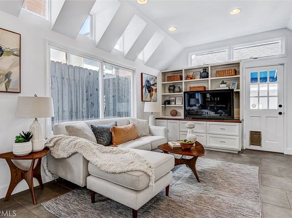 2208 Grandview Avenue, Manhattan Beach CA 90266
