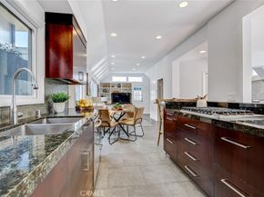 2208 Grandview Avenue, Manhattan Beach CA 90266