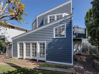 2208 Grandview Avenue