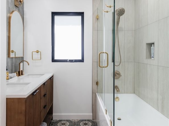 2255 Talmadge, Los Angeles CA 90027