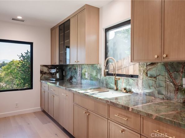 2255 Talmadge, Los Angeles CA 90027