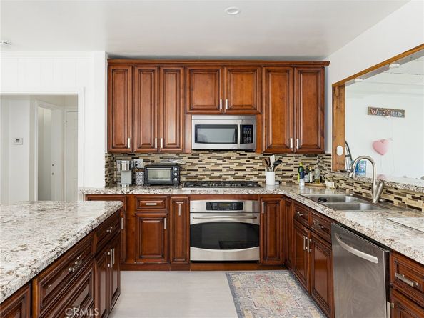 7559 Midfield Avenue, Los Angeles CA 90045