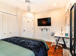 1605 e. Broadway, Long Beach CA 90802