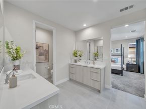 120 Parkland Alley, Lake Forest CA 92630