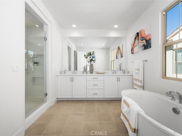 107 Somera, Irvine CA 92602