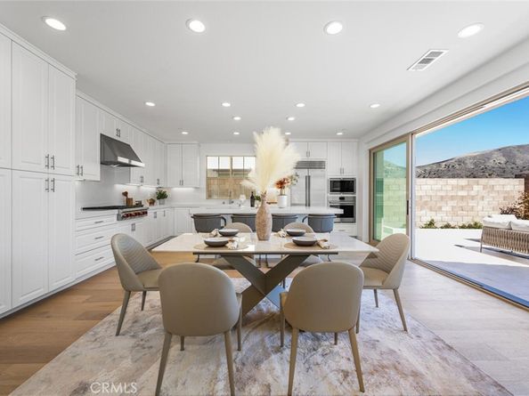 107 Somera, Irvine CA 92602