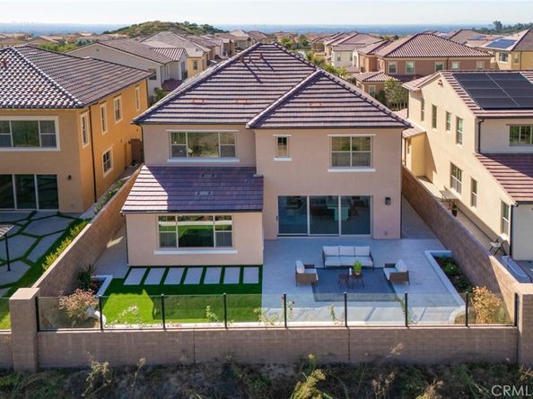 107 Somera, Irvine CA 92602