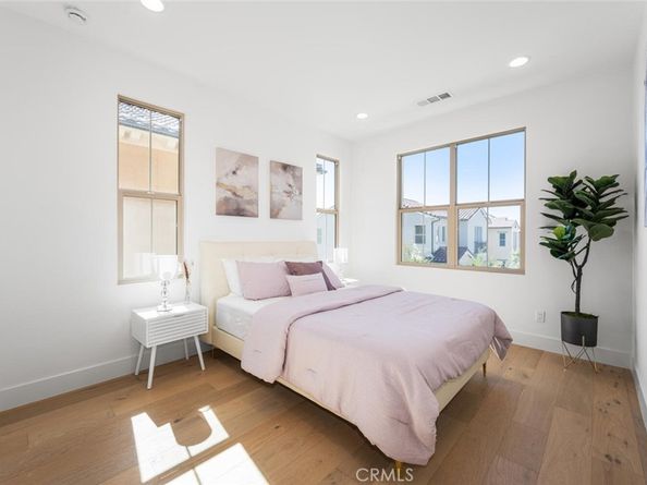 107 Somera, Irvine CA 92602