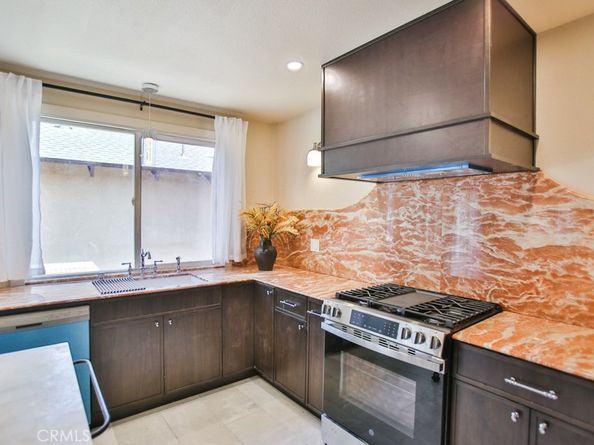 22861 Caminito Manresa 19, Laguna Hills CA 92653