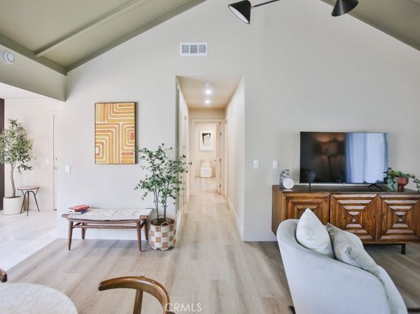 22861 Caminito Manresa 19, Laguna Hills CA 92653