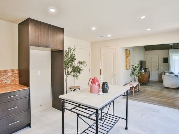 22861 Caminito Manresa 19, Laguna Hills CA 92653