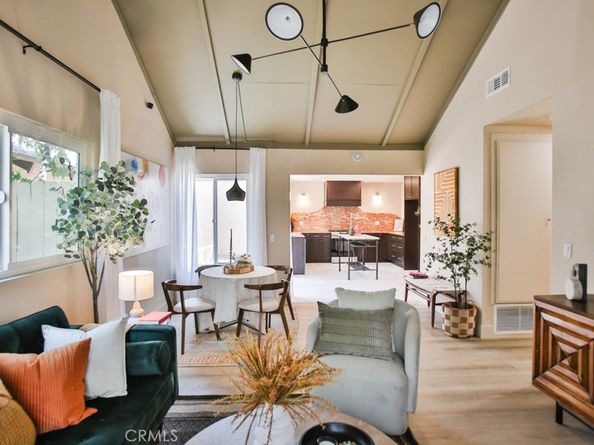 22861 Caminito Manresa 19, Laguna Hills CA 92653