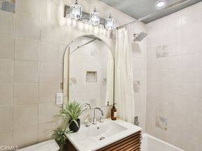 22861 Caminito Manresa 19, Laguna Hills CA 92653