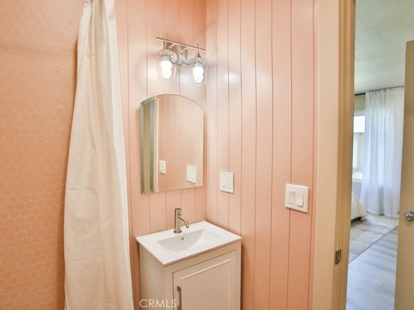 22861 Caminito Manresa 19, Laguna Hills CA 92653