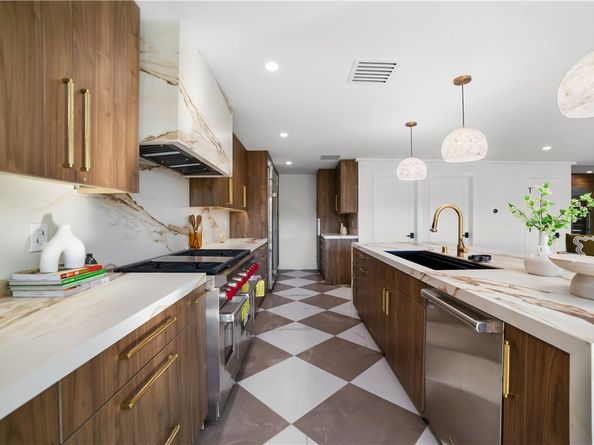 5 Curl, Corona Del Mar CA 92625