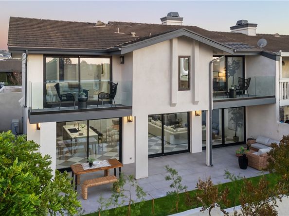 5 Curl, Corona Del Mar CA 92625