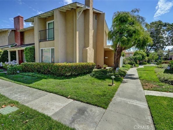 17077 Los Modelos Street, Fountain Valley CA 92708