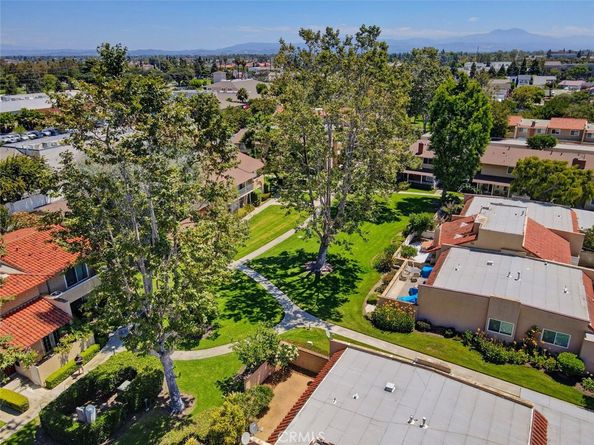 17077 Los Modelos Street, Fountain Valley CA 92708