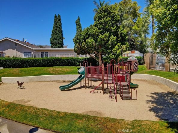17077 Los Modelos Street, Fountain Valley CA 92708