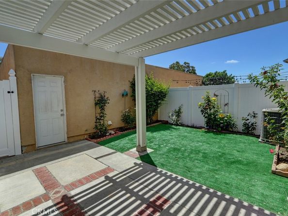 17077 Los Modelos Street, Fountain Valley CA 92708