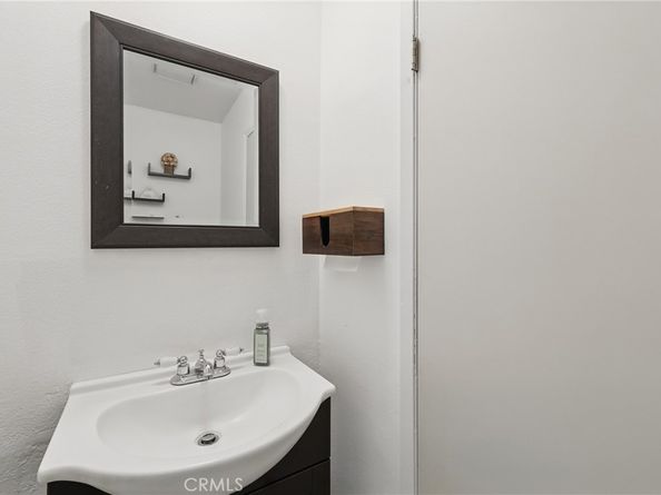 8121 Canby Avenue 4, Reseda CA 91335