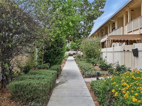8121 Canby Avenue 4, Reseda CA 91335