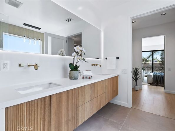 309 8th Street, Huntington Beach CA 92648