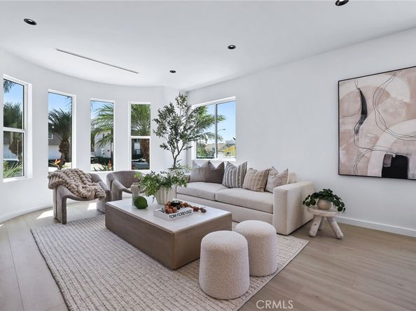 309 8th Street, Huntington Beach CA 92648