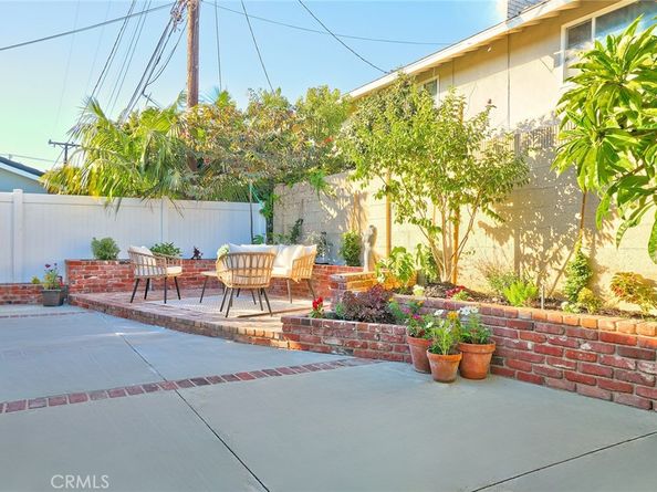418 E Bay Street, Costa Mesa CA 92627