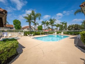 23391 La Crescenta 270C, Mission Viejo CA 92691