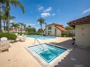 23391 La Crescenta 270C, Mission Viejo CA 92691
