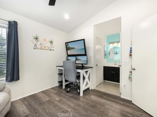 23391 La Crescenta 270C, Mission Viejo CA 92691