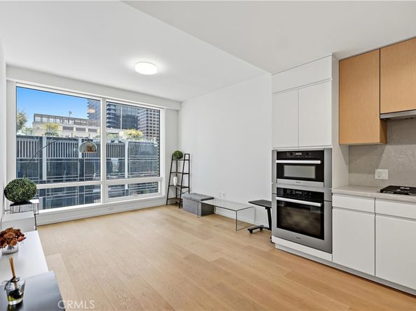 877 S Francisco 2503, Los Angeles CA 90017