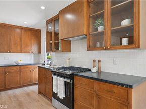 7020 Encino Avenue, Van Nuys CA 91406