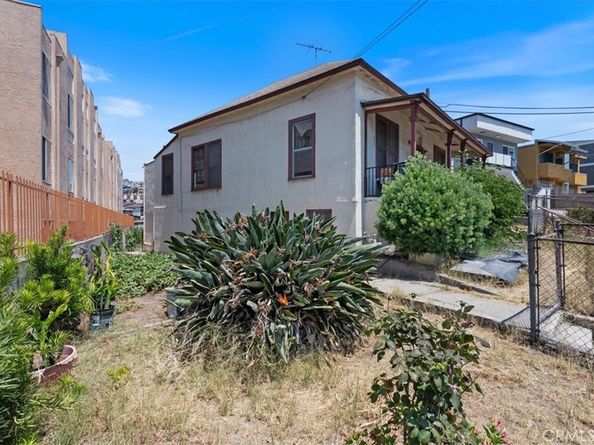 811 N Bunker Hill Avenue, Los Angeles CA 90012