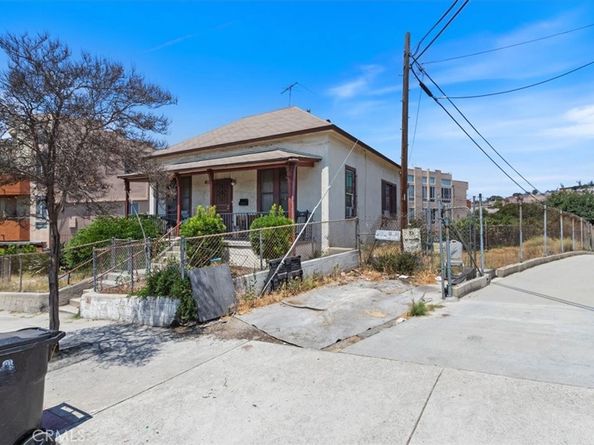 811 N Bunker Hill Avenue, Los Angeles CA 90012