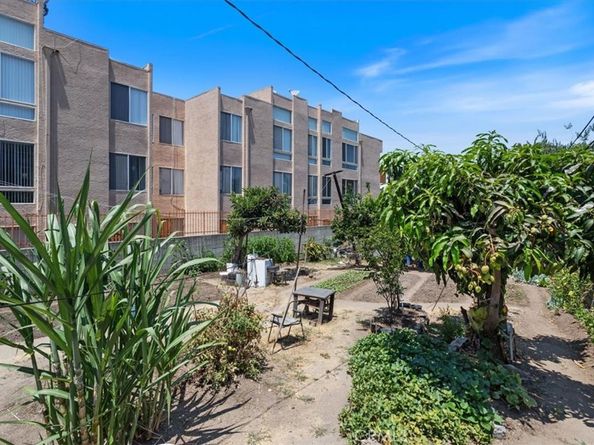 811 N Bunker Hill Avenue, Los Angeles CA 90012