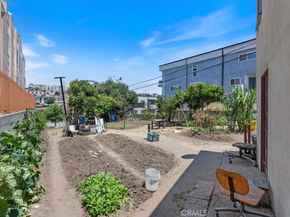 811 N Bunker Hill Avenue, Los Angeles CA 90012
