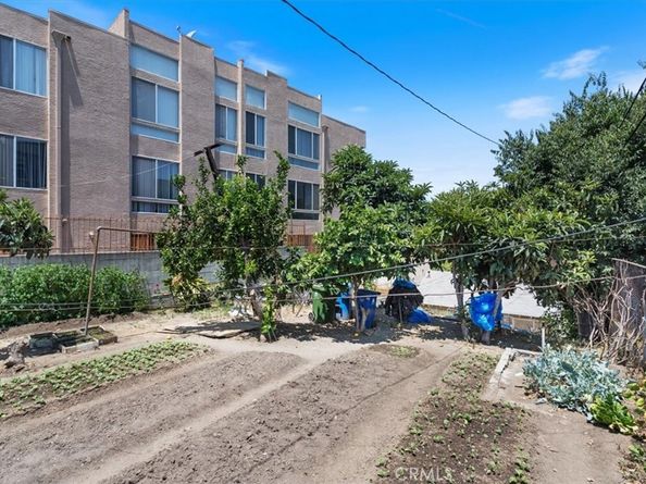 811 N Bunker Hill Avenue, Los Angeles CA 90012