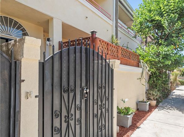 500 N Moore Avenue E, Monterey Park CA 91754