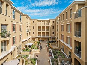 128 N Oak Knoll Avenue 317, Pasadena CA 91101