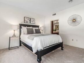 128 N Oak Knoll Avenue 317, Pasadena CA 91101