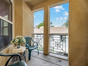 128 N Oak Knoll Avenue 317, Pasadena CA 91101