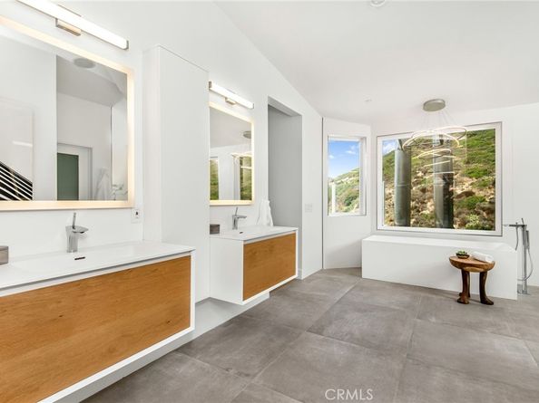 547 Temple Hills Drive, Laguna Beach CA 92651